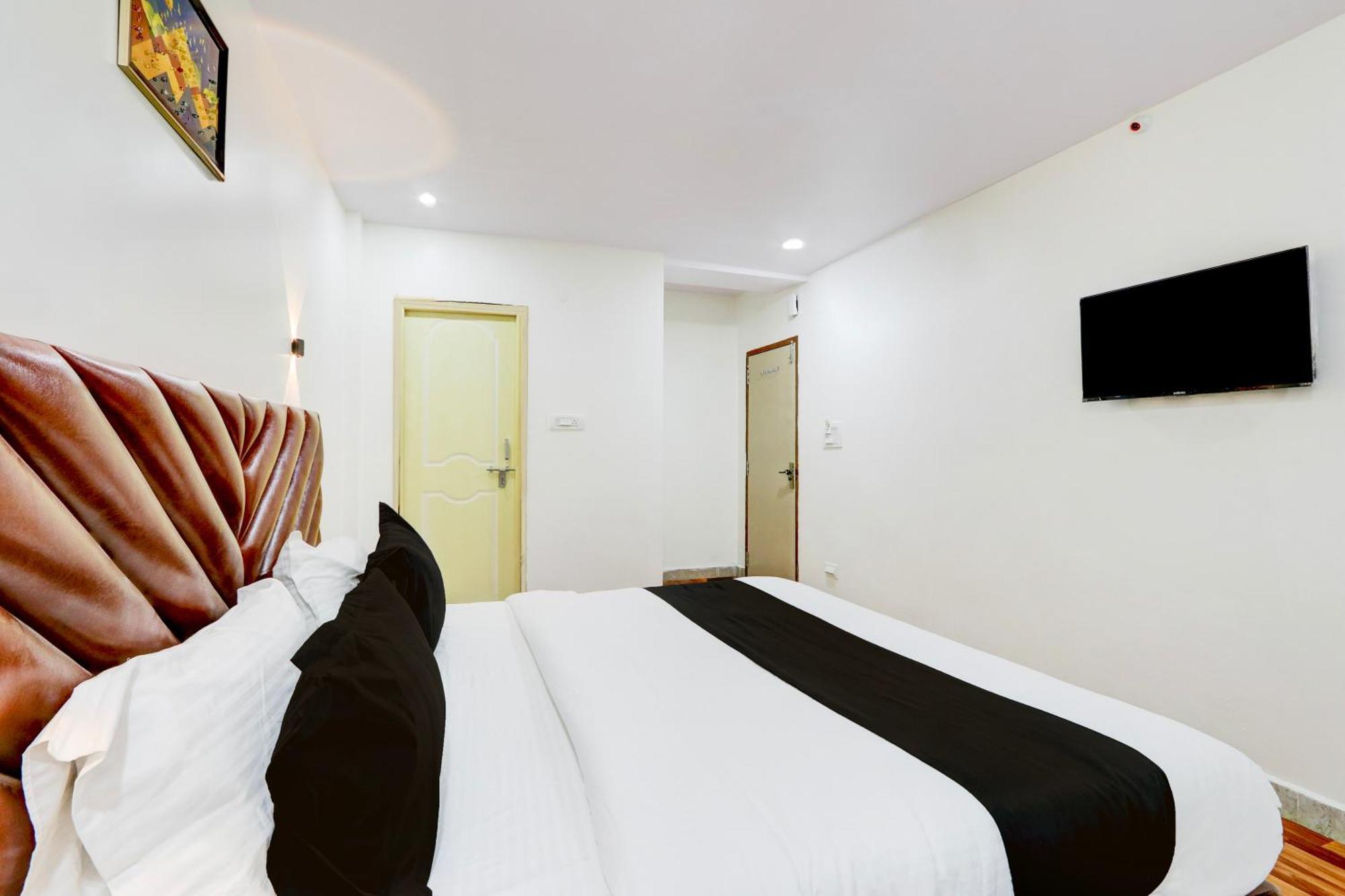 Hotel O Rms Grand Patancheru Kültér fotó